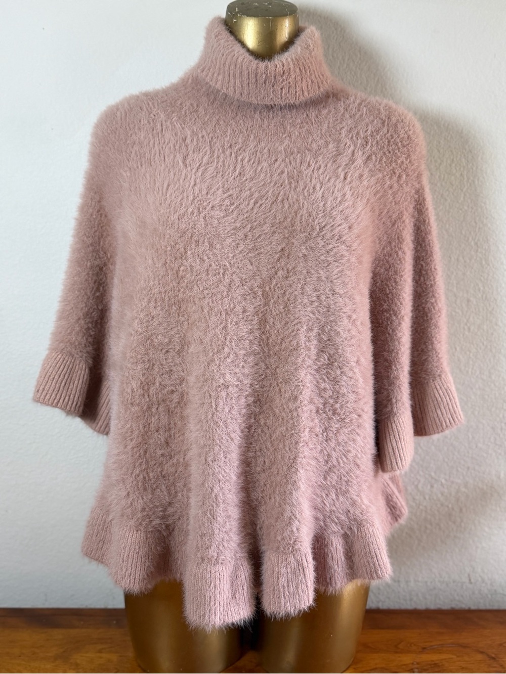 Anthropologie Falling Snow Ruffled Poncho